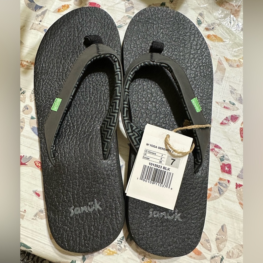 Women’s Sanuk Yoga Serenity flip flops size 7